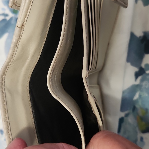 Gucci wallet key case set. Very good condition with very few callouts. - Picture 3 of 11